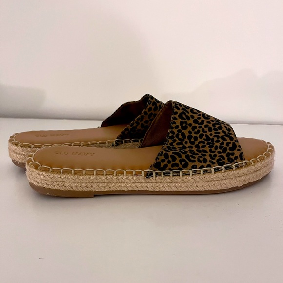 Old Navy animal print espadrille sandals in size 7 - Picture 2 of 3